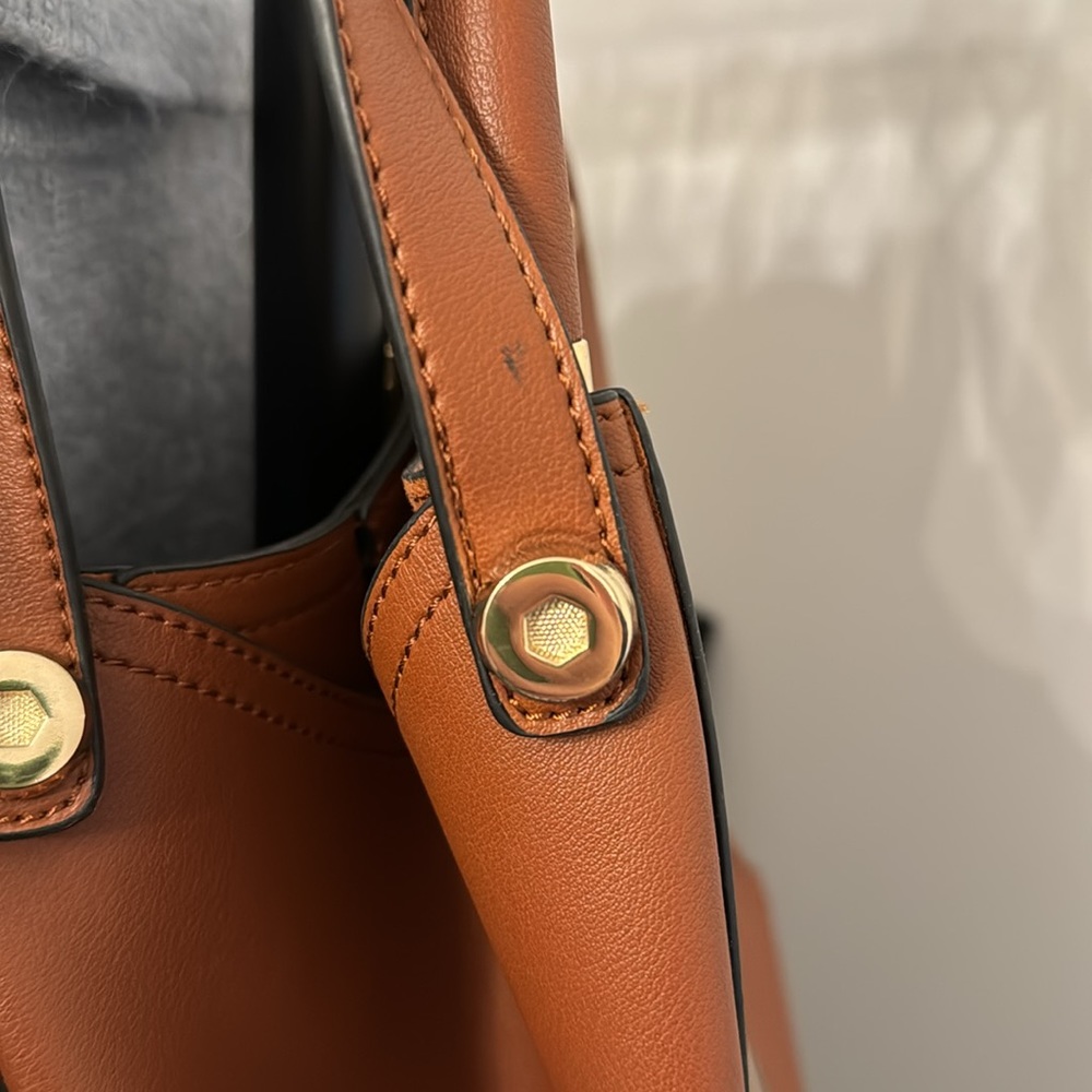 Marc New York Andrew Marc Leather Tote - Picture 9 of 9